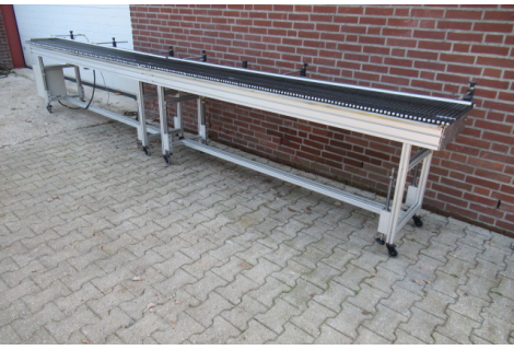 Shuttleworth Slip-Torque Conveyor lengte 505 cm baanbreedte 46 cm.